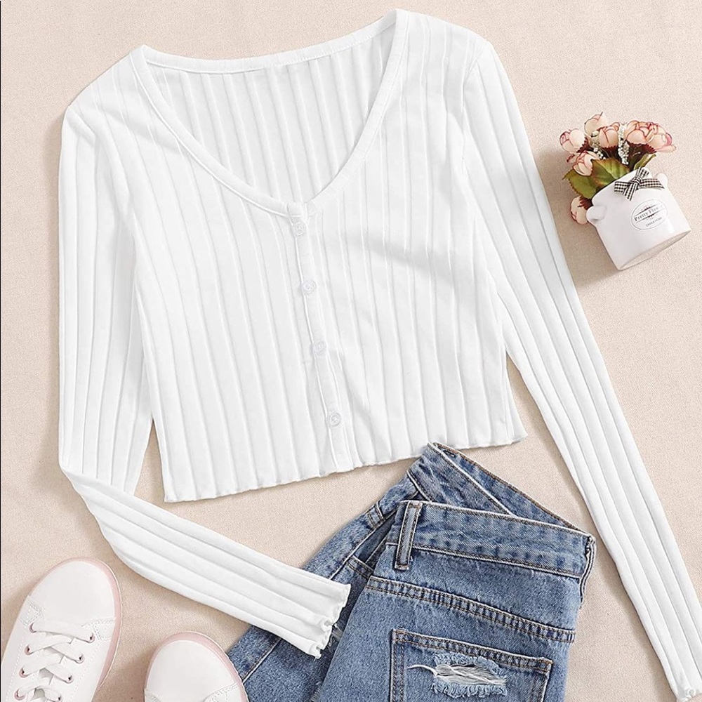 White ribbed long sleeve crop top